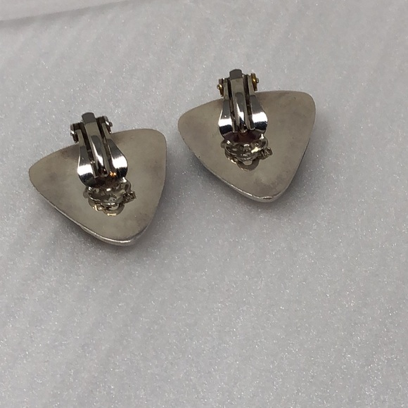 Vintage Taxco Mexico Earrings 950 Silver Tiger Eye Onyx Clip On Triangular Inlay - Picture 3 of 9